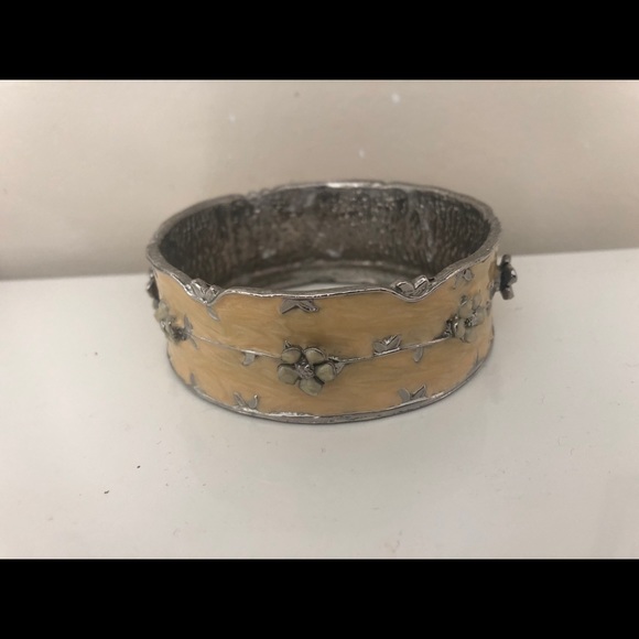 Mike+Ally Toothbrush Holder w/metall/enamel base - Picture 12 of 12